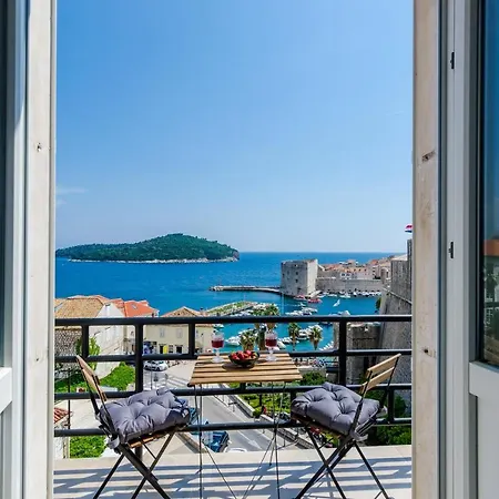 Perfect Balcony - Brizo Apartment *