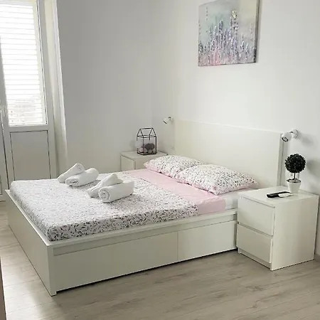 Perfect Balcony - Brizo Ragusa