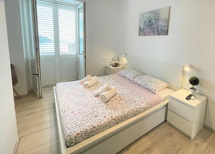 Perfect Balcony - Brizo Apartment *