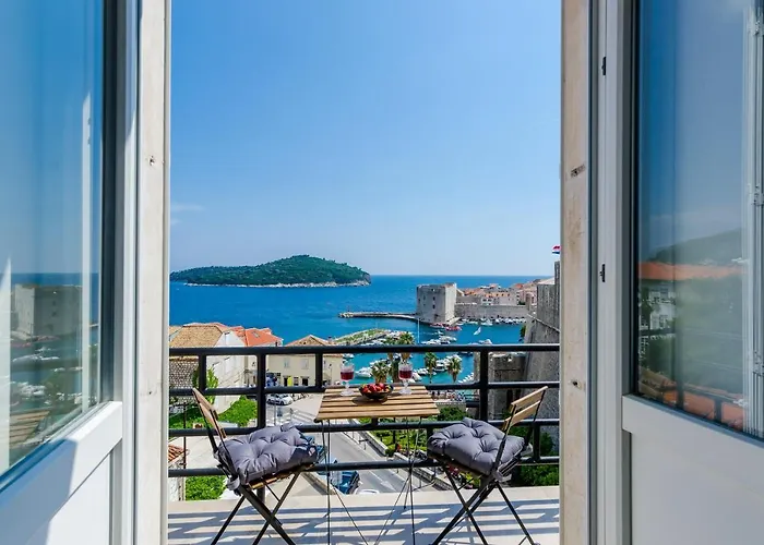 Perfect Balcony - Brizo Apartment *